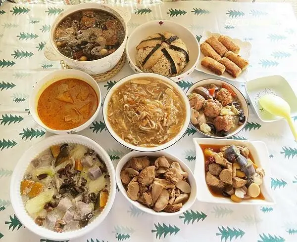 素食宅配推薦｜三分鐘料理美味噴香 每月熱銷萬組 滋補蟲草首烏燉盅、曼餘米糕 台南素食推薦 享譽半世紀名店【天心岩】