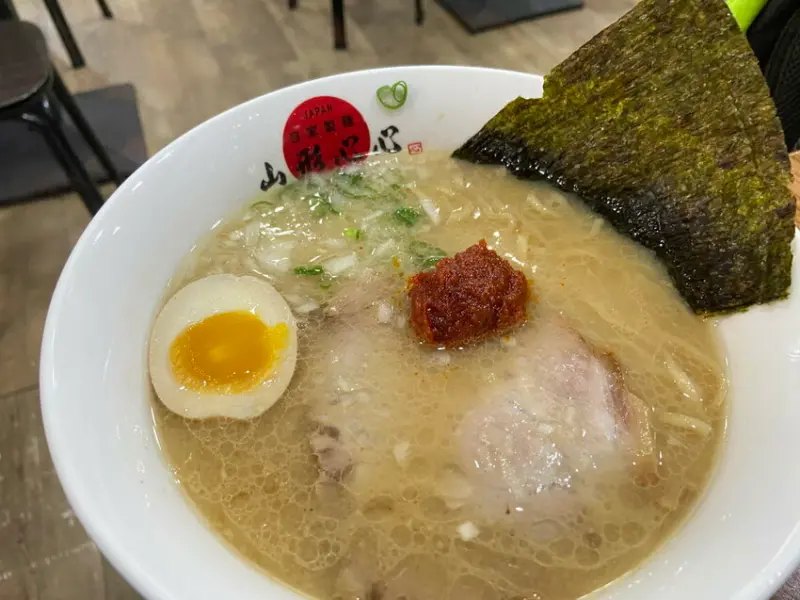 士林夜市 shinshinraman山形心心拉麵 小東街巷弄美食推薦 1佰元起就能吃到正宗日式拉麵 - 藍色棉花糖咬蕃茄