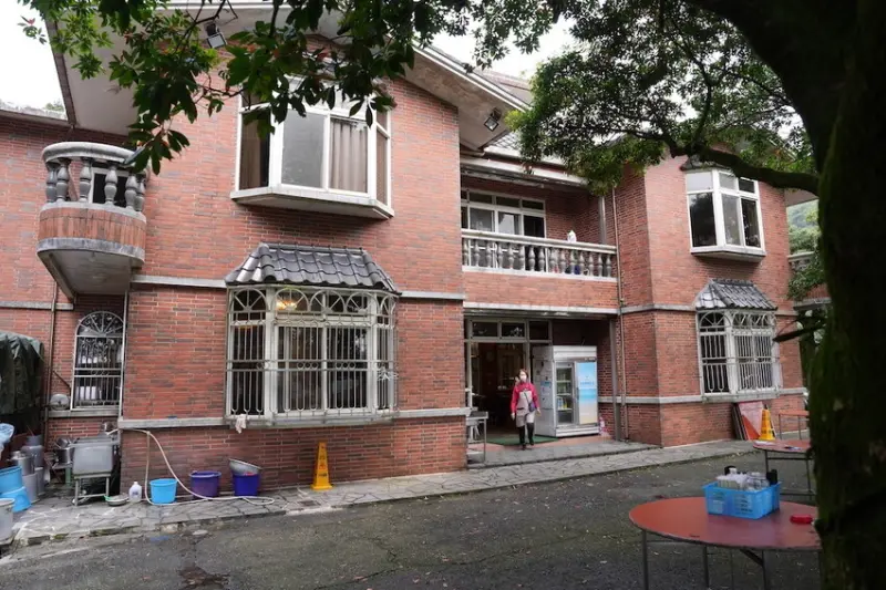 台北市北投區陽明山美食 竹子湖杉木林餐廳｜陽明山賞花踏青必吃別墅型餐廳