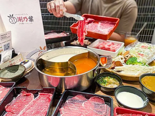 (台北中山站)涮乃葉syabu-yo 日式涮涮鍋吃到飽 中山站美食火鍋涮涮鍋吃到飽推薦 食材新鮮高cp值 和牛/咖哩飯/甜點/冰淇淋/飲料任你吃