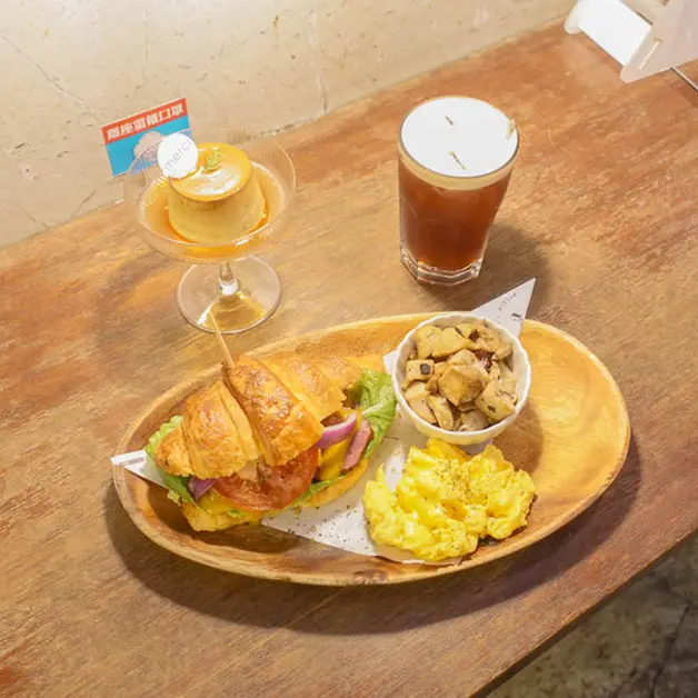 板橋美食。Merci cafe  板橋經典森林系早午餐  聚餐推薦歐美復古餐廳