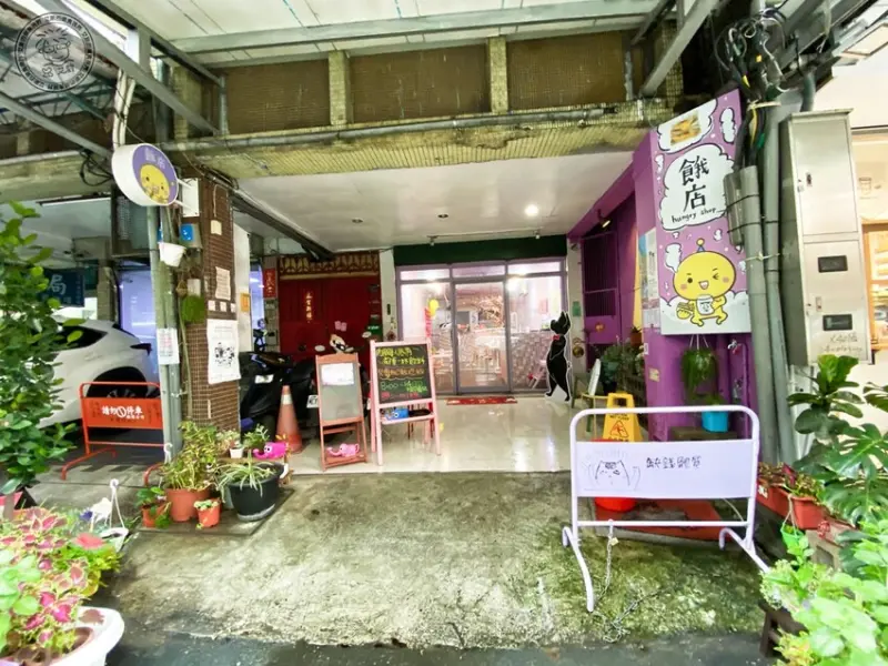 【 三重早餐 】相信沒有人可以抵擋這像瀑布的蛋黃吧？！料好實在的早餐真是讓人元氣滿滿．餓店