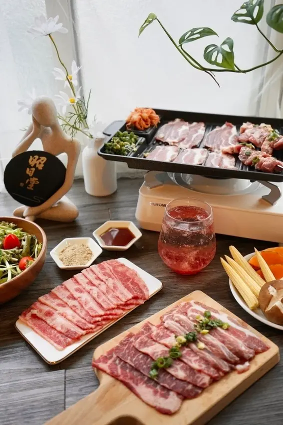 昭日堂燒肉 - 澳洲M9和牛、法式油封骰子豚，豪華中秋燒肉禮盒宅配到府，在家也可以吃到頂級燒肉！台中宅配美食推薦