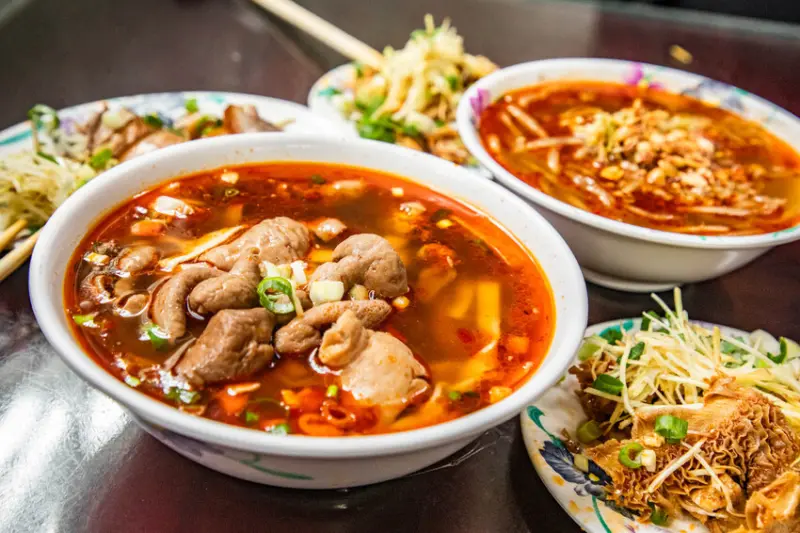桃園市桃園區三妹四川麵食｜一到用餐時間人山人海！來自天府之國的正宗川味