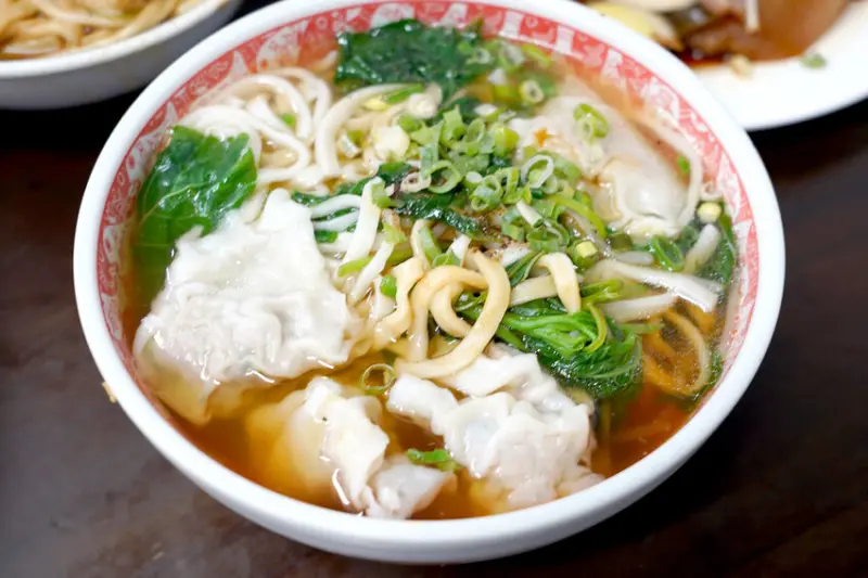  超大份量小碗抵2碗 #老張麵店/ WalkerLand窩客島整理提供 未經許可不可轉載