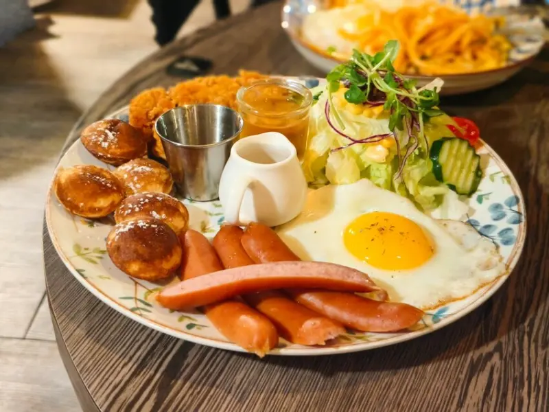 鄰近三重國小站巷弄內的早午餐~