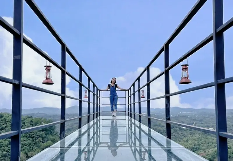 台南市東山區台南景點/174翼騎士驛站，超美的玻璃天空步道，美拍真的很棒！