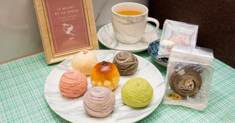 【臺南美食】巷弄內在地人才知道地的中秋禮盒｜巧克力流沙月餅｜抹茶白玉抹茶控超愛｜傳統烏豆蛋黃酥口味｜現在買享優惠~~咿吉麵包坊中秋禮盒 - 南人幫