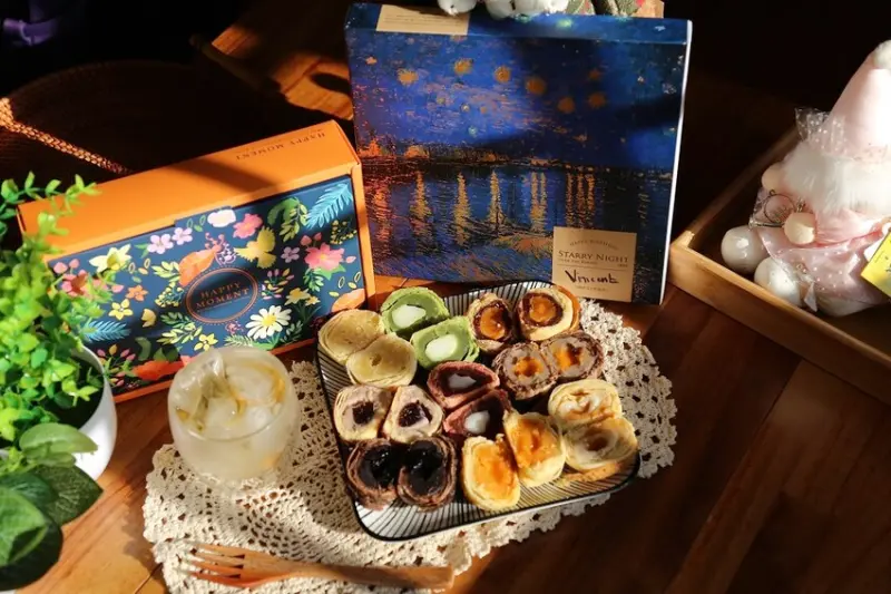 最新款中秋月餅禮盒開箱/多種口味月餅一次品嚐.大推流芯.麻糬內餡系列.讓人驚艷/早鳥預購享85折優惠 - 進食的巨鼠