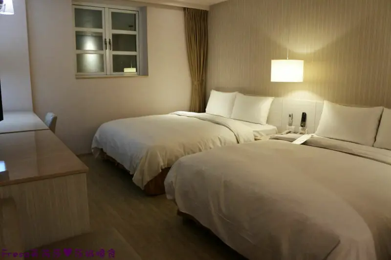 高雄飯店【康橋商旅】高雄火車站後站步行３分鐘.咖啡冰淇淋２４Ｈ免費暢食.清雅舒適風格家庭房大空間│後驛服飾商圈│大連商圈│後驛九如館 - Fresa芙芮莎♥莎旅憶食