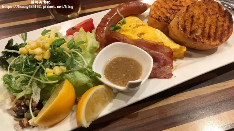 新北市三重區【新北三重區】三重早午餐推薦『豐滿總匯三明治-三重正義店』✖三重美食 ✖騎士拼盤 ✖王子拼盤 ✖ 不限用餐時