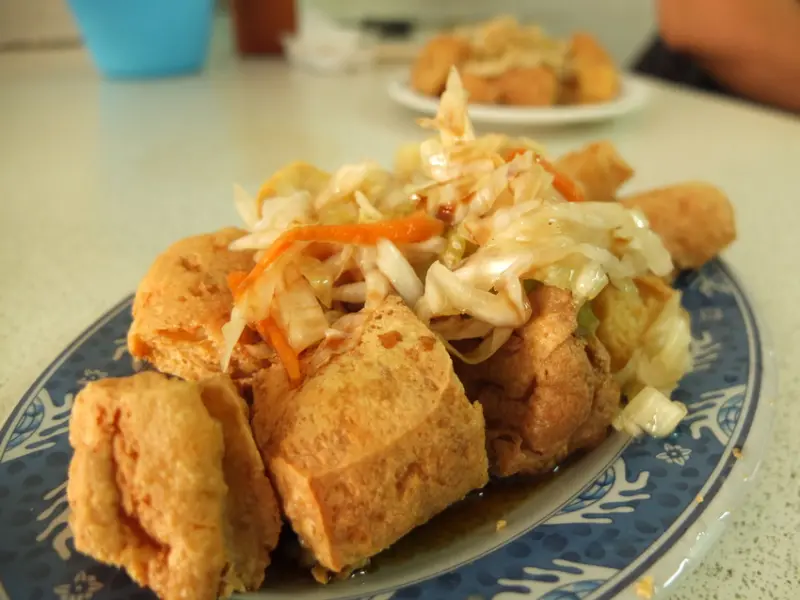 【美食特搜。屏東萬丹鄉】阿國臭豆腐專賣店。又香又臭 萬丹人氣美食名單 金黃酥脆的臭豆腐超美味
