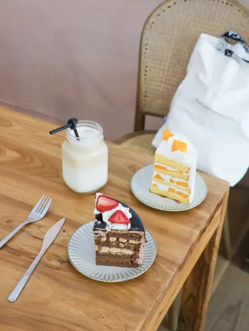 重新裝潢的好柿甜點，一年四季在這裡都吃得到草莓 🍓