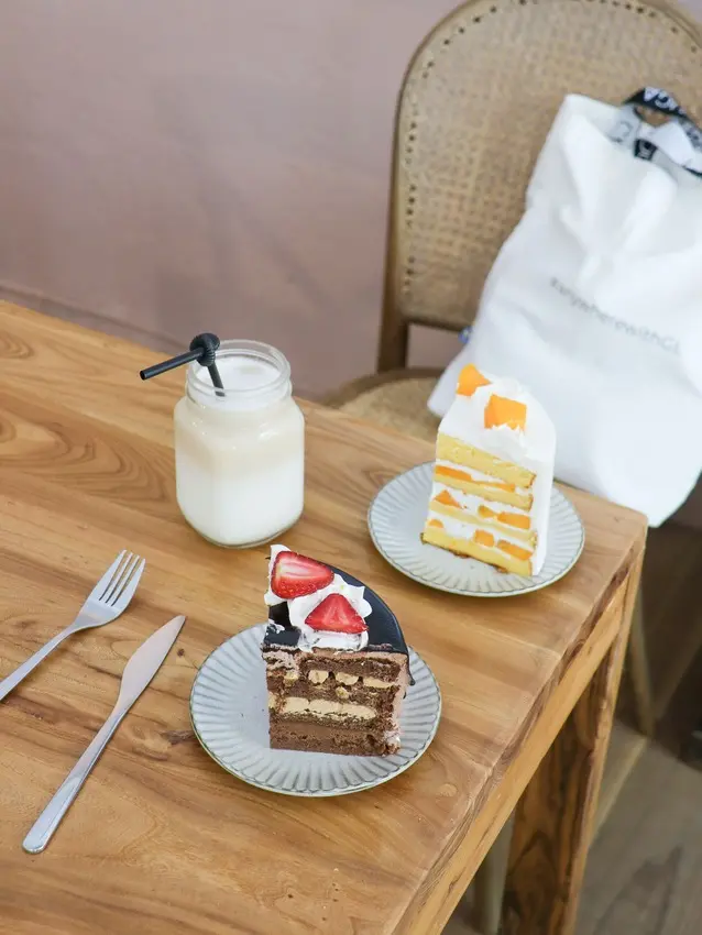 重新裝潢的好柿甜點，一年四季在這裡都吃得到草莓 🍓