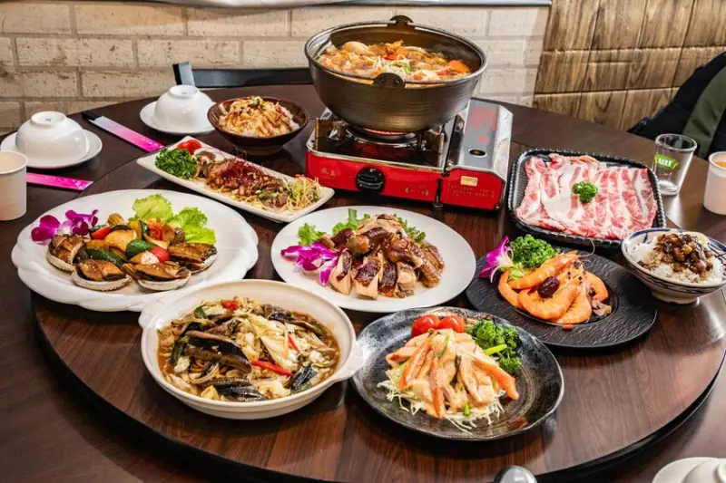 台北市中山區老睦家 炒鱔魚。沙茶魚頭火鍋｜CP值爆高台式無菜單私廚！一人880元吃到撐還不收服務費