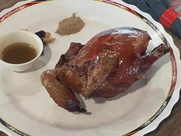 宜蘭礁溪甕窯雞~真正台灣味~荔枝木烤鷄~還有得來速~外帶買鷄免下車服務~