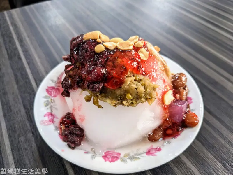 【台東食記】津芳冰城 - 台東40年老字號冰店，鹹冰棒什錦冰伴隨著台東人夏天的回憶