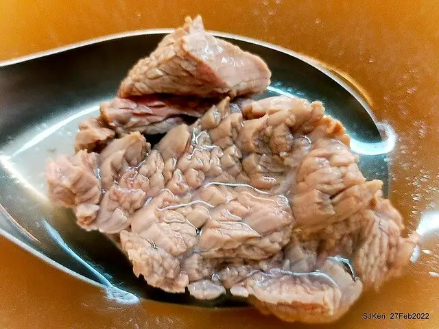 (林森北路條通美食)「台牛牛肉湯」--- 來自台南正宗湯清肉鮮的牛肉清湯與熱炒濃烈高麗菜牛肉。