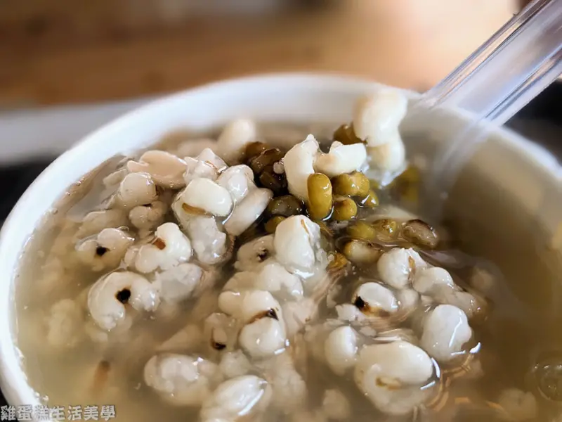 【新竹食記】嵩山豆花 - 竹北在地20年老牌豆花店，非基因改造黃豆製作