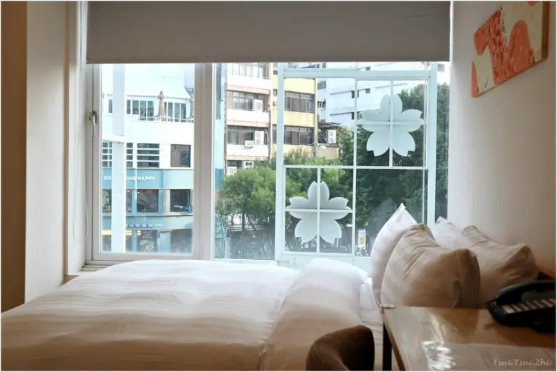 [台中住宿]新盛橋行旅(Shin Sei Bashi Hotel)|綠川景色雙人房，周末入住一人千元有找！