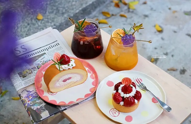 草莓控站出來！！G貓甜點草莓系列正式開打、草莓生乳捲、草莓塔、還有超可愛貓掌氣泡飲非喝不可！！