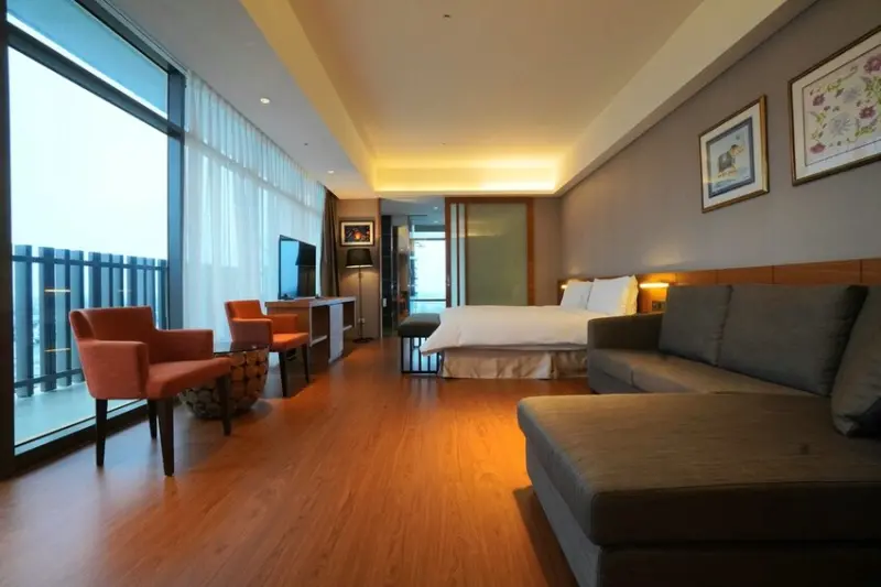 宜蘭住宿推薦｜悅川酒店住宿篇 泡在浴缸裡遠眺龜山島美景 宜蘭親子住宿首推