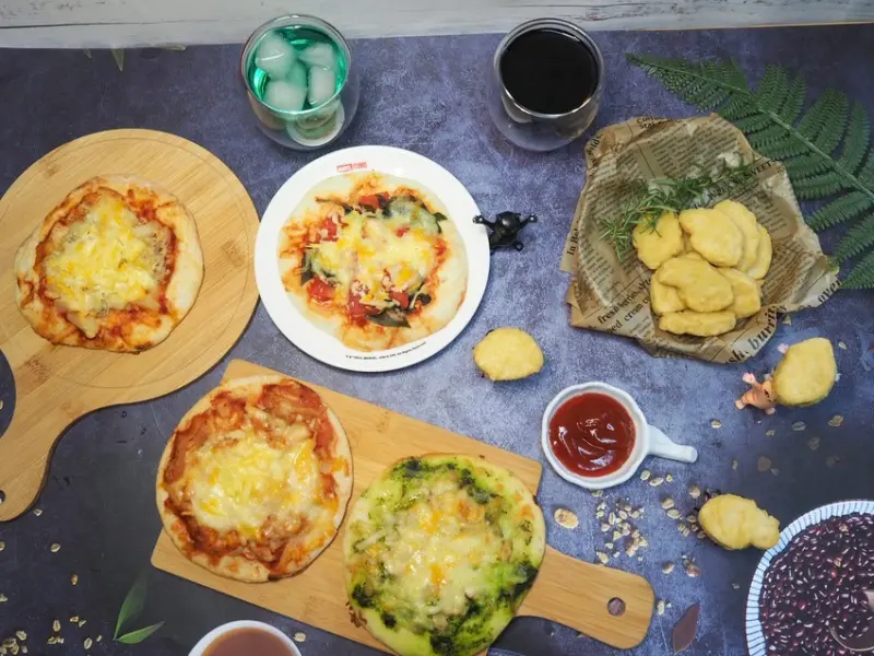 網購美食 原味時代 減醣也能兼具吃美食 輕卡豆渣厚雞塊+手工窯烤披薩Pizza 文末有折扣碼 - 藍色棉花糖咬蕃茄