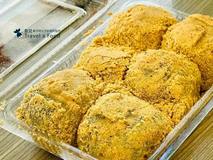 行天宮周邊美食，小攤子人氣旺，大顆飽滿又便宜，舖滿花生粉的不老客家傳統麻糬 @魚兒 x 牽手明太子的「視」界旅行