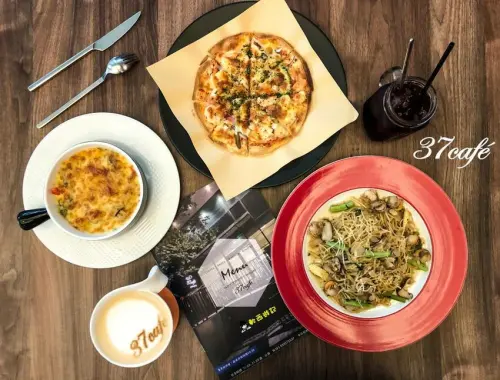 桃園龜山美食》37 Cafe●隱身巷弄內挑高透明玻璃屋咖啡廳 桃園市民/當月壽星9折優惠 招牌綜合乳酪球 桃園美食/桃園餐廳 - 軟西，遊記