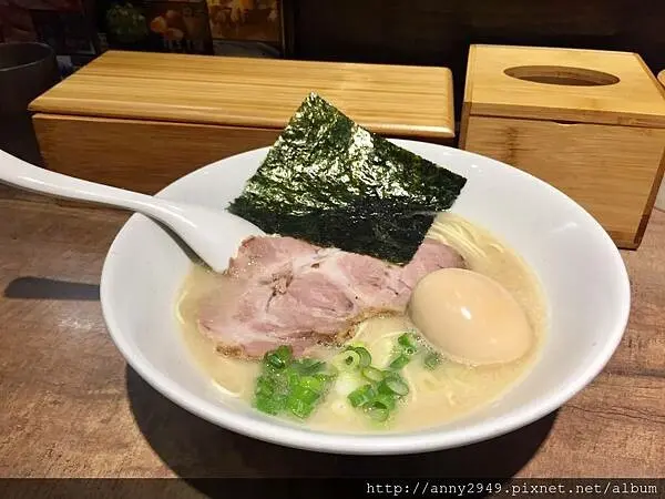 [台北大安]小川拉麵。麵．味．油．叉燒 通通客製化。濃郁鹽味豚骨湯味玉拉麵(已歇業)