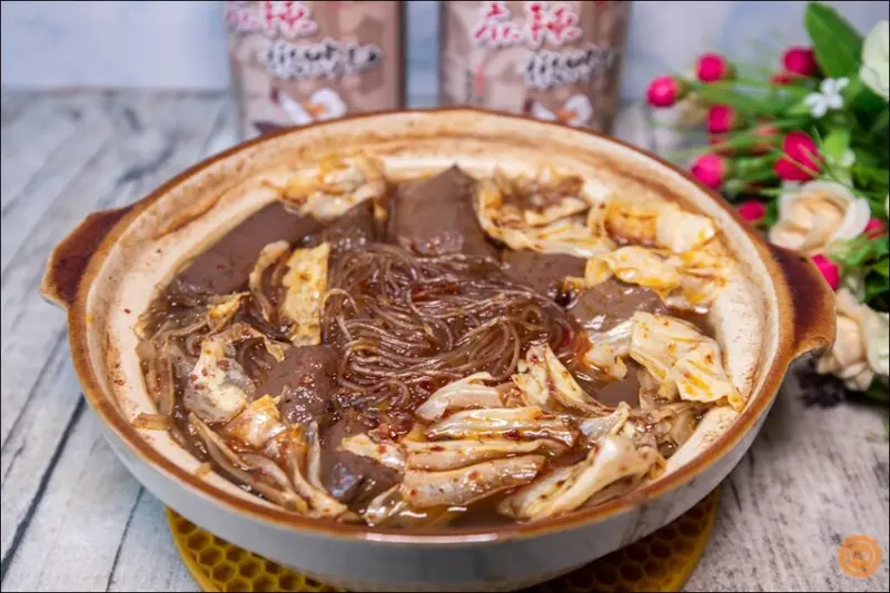 新北市新莊區宅配美食│秋冬好物推薦：廣達香 麻辣鴨血罐頭