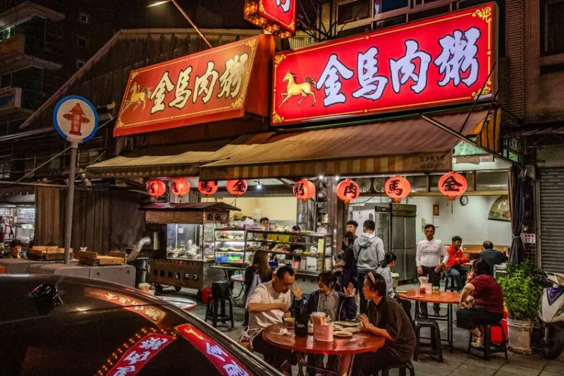  嘉義在地銅板價宵夜 #金馬肉粥/ WalkerLand窩客島整理提供 未經許可不可轉載