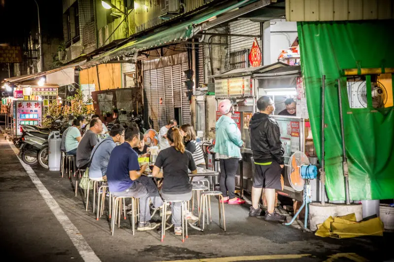 阿等土豆油飯｜坐路邊吃才接地氣，在地人都愛的超便宜土豆油飯！