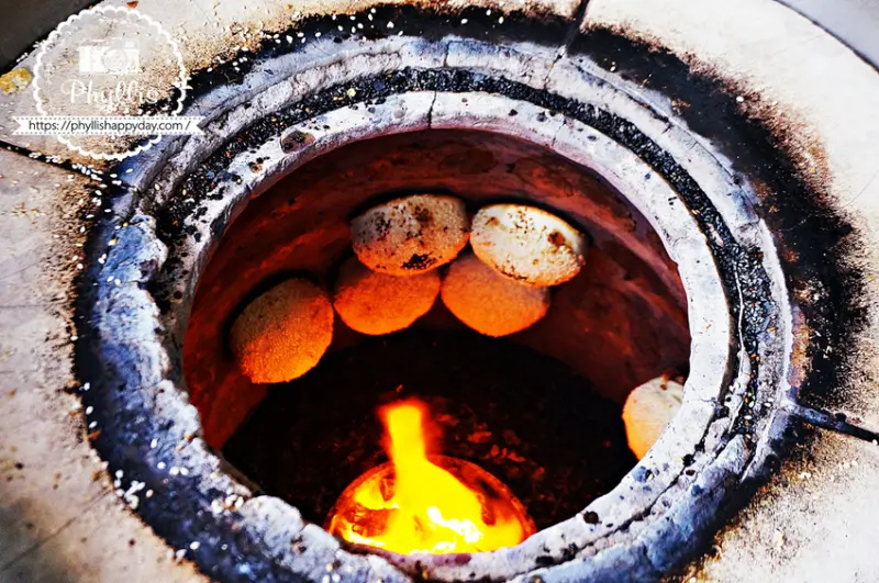 新竹市北區新竹人氣爆棚胡椒餅『丞祖胡椒餅 (新竹北門店)』｜燒燙燙的美味小點｜每日限量晚來吃不到！ - 相片中的菲莉絲