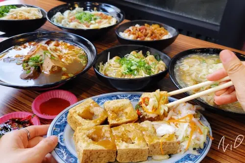 [彰化溪湖]林家南投意麵。每日現包紅油抄手/肉羹意麵/酥炸臭豆腐/乾拌刀削麵/香麻鴨血臭豆腐 #在地23年老字號 #溪湖糖廠周邊美食