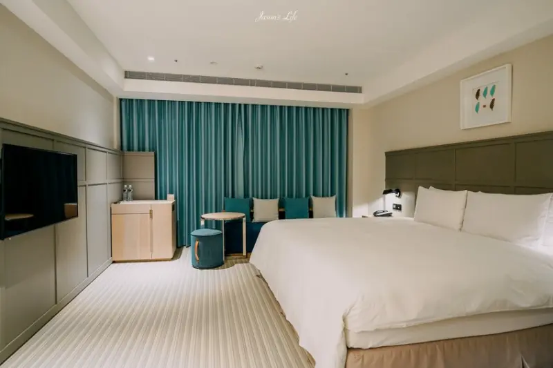 【高雄前金│住宿】Greet Inn喜迎旅店。免費點心吧，近市議會捷運站，房間有現代設計感