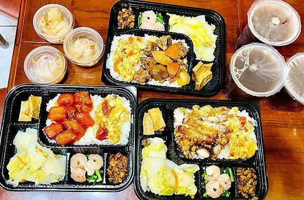 桃園五星級便當只要90元起【晶麒莊園外帶便當】每日限量外帶自取再打91折/買就送泡菜與古早味冰紅茶/防疫期間限定