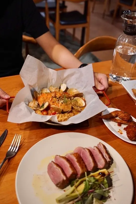 軟木塞義法小館- 桃園秘密隱藏道地義法餐酒館，必點燉飯及冷泡春茶，桃園龍潭美食推薦
