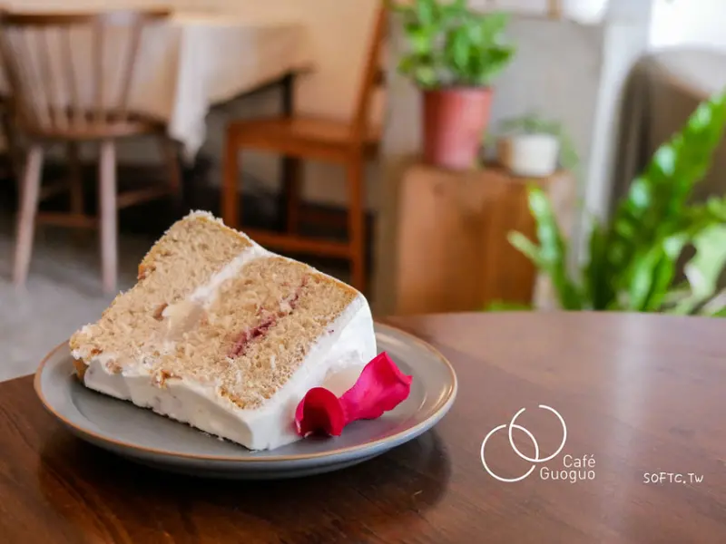 科技大樓站咖啡廳推薦》果果●帶毛孩也可以!質感手做甜點咖啡廳 科技大樓站有插座wifi的不限時咖啡廳推薦 寵物友善咖啡廳 - 軟西，遊記