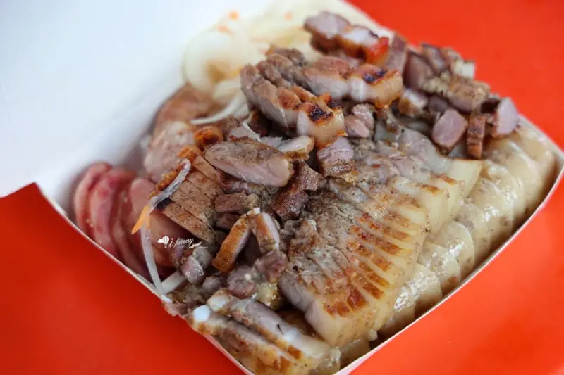 胖子修行動餐車 不能預約只能排隊 排到天荒地老的花生大腸 鹹豬肉 香腸