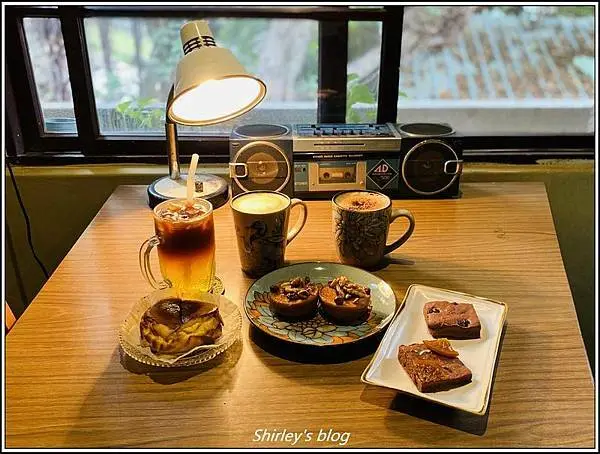 捷運雙連站．樓梯好陡 SteepStairs (老房子/文青/咖啡/飲料/甜點/小食)