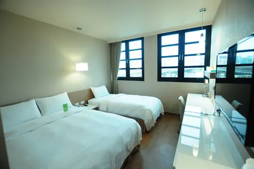 2022高雄住宿｜推薦TOP20間高雄飯店名單，PTT激推高評價高雄住宿分享【捷運、高鐵、高雄火車站附近住宿】