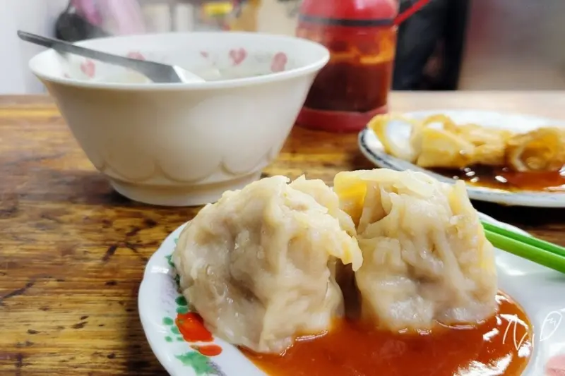 [基隆仁愛]A-BEN阿本燒邁排骨。吉古拉&餛飩湯&一顆12元超有飽足感的大燒邁!