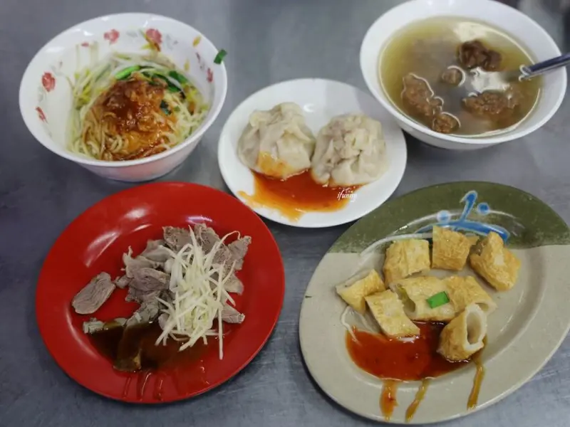 基隆阿本燒賣 傳承80年的台式巨無霸燒賣/排骨酥/乾麵/吉古拉 - ifunny 艾方妮的遊樂場