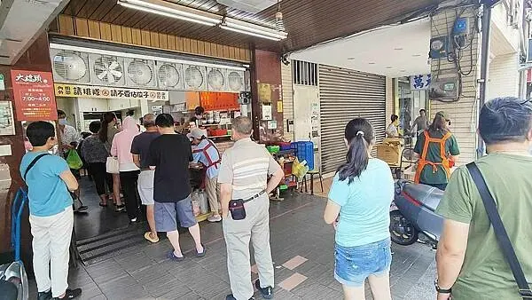 大橋頭老牌筒仔米糕｜台北最強的筒仔米糕，得過米其林推薦的好吃筒仔米糕