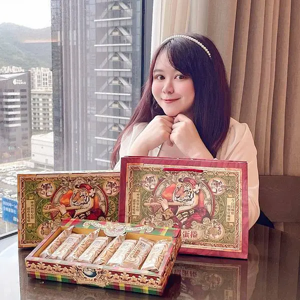 【春節禮盒】品麵包～超好吃肉鬆蛋捲～2022年節禮盒必買～包裝華麗精緻～台中必吃美食推薦～