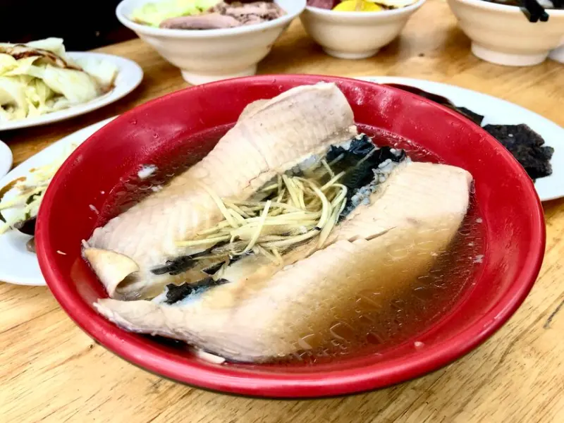 鐘點棧 當歸鴨｜超高CP值當歸虱目魚肚！適合冬季溫補的暖心溫和的湯品！樂華夜市美食推薦、樂華夜市外帶/外送推薦、永安市場美食推薦、永安市場外帶/外送推薦、永和美食推薦 - 佛系旅遊筆記