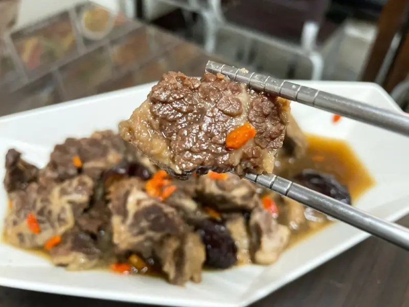 【台南 新營區】來一碗新營李家宇航牛肉湯  每週限定特色牛肉料理 白飯、肉燥飯吃到飽