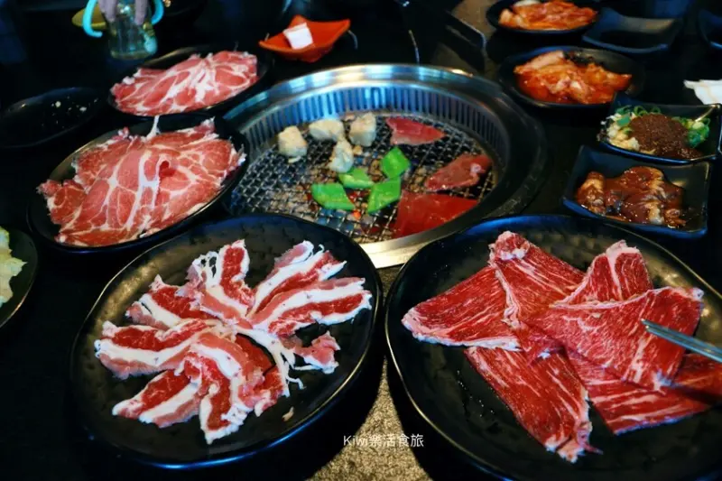 嘉義逐鹿炭火燒肉吃到飽｜嘉義高CP值燒肉無限吃到飽餐廳，火烤兩吃，牛肉.豬肉.羊肉都新鮮