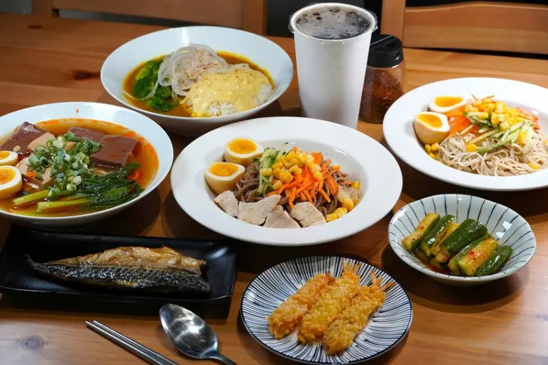 老三良麵｜google4.5高人氣涼麵店 竟然有24hr自助涼麵販售 近台中捷運松竹站